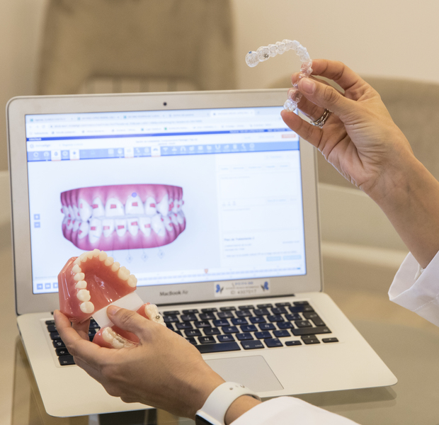 Tratamiento alineadores transparentes clínica Castelo dentista